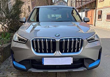 BMW iX1 xDrive30