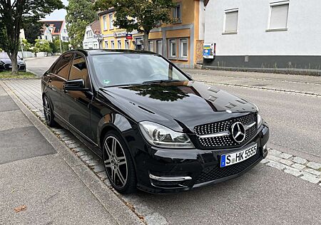 Mercedes-Benz C 200 (BlueEFFICIENCY) 7G-TRONIC AMG CARPLAY Avantgarde