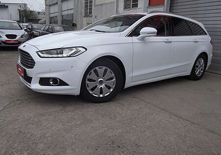 Ford Mondeo Turnier 2,0i Titanium Autom, Navi, LED