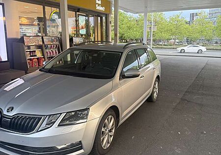 Skoda Octavia Combi 1.6 TDI DSG Ambition