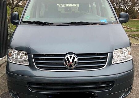VW T5 Caravelle Volkswagen Caravelle Lang mit langem Radstand