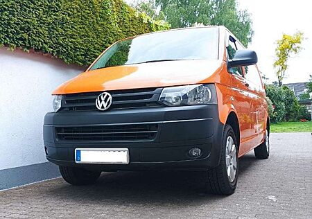 VW T5 Transporter Volkswagen Transporter T5 Volksbus