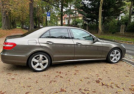 Mercedes-Benz E 350 CDI 4Matic AHK/MEMORY/Scheckheft