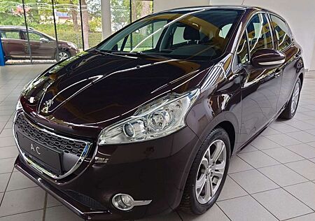 Peugeot 208 Allure.Automatik,Panorama,Navi,1.Hand