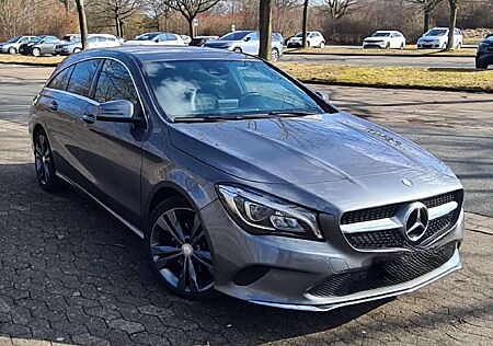 Mercedes-Benz CLA 200 Shooting Brake 7G-DCT AMG Line