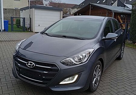 Hyundai i30 blue 1.4 Classic Navigation