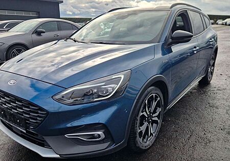 Ford Focus Turnier Active X 1.Hand Digital LED ACC