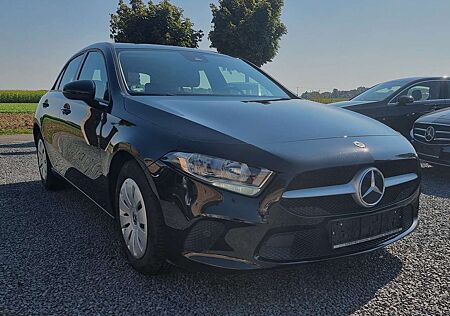 Mercedes-Benz A 200 d // Automatik // Einparkassitent // Navi