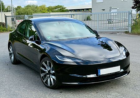 Tesla Model 3 Langstreckenbatt. Allradantrieb Dual Motor