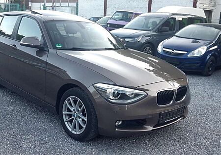 BMW 118 Euro-6 /Lederausstattung Glasschiebedach