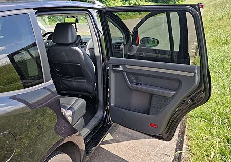 VW Touran Volkswagen 1.6 TDI DPF DSG Comfortline