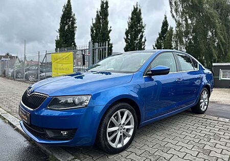 Skoda Octavia Elegance,1.BESITZ, SCHECKHEFT,XENON,LED,TOP !