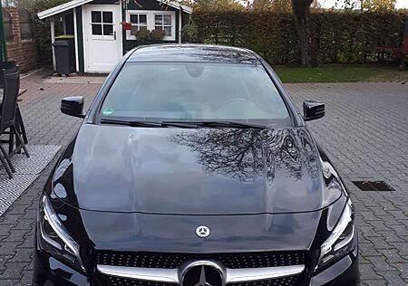 Mercedes-Benz CLA 180 CLA Shooting Brake 180 7G-DCT AMG Line
