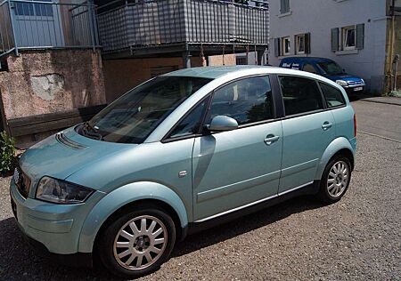 Audi A2 1.4, TÜV neu, Scheckheft gepflegt , Klima