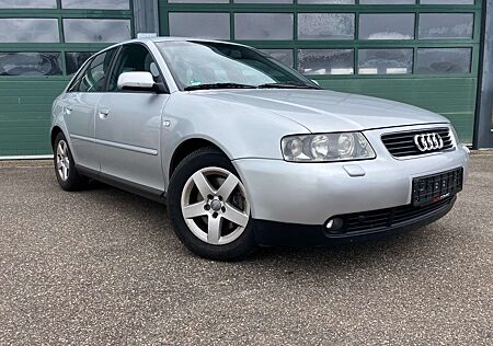 Audi A3 1.9 TDI quattro Attraction DPF Xenon SD Sportsitze