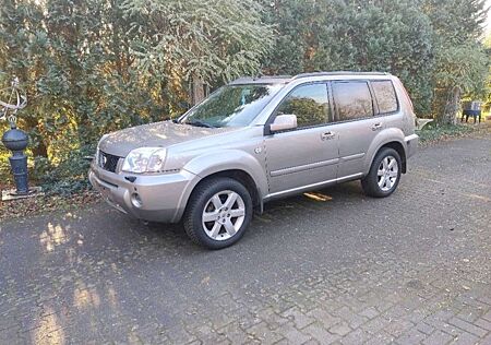 Nissan X-Trail 2.5 4x4 Aut. Elegance LPG Autogas Allrad
