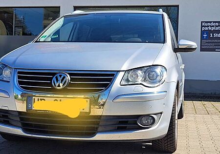 VW Touran Volkswagen Conceptline
