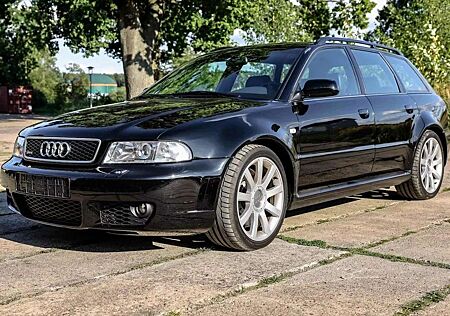 Audi RS4 B5