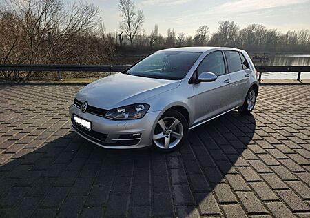VW Golf Volkswagen 7 - 2.0 TDI BMT CUP PLA MFA+ DC ; 6 Gang