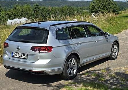 VW Passat Variant Volkswagen Business