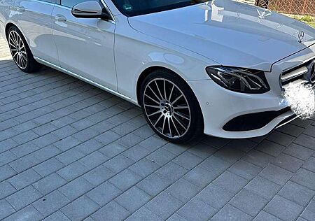 Mercedes-Benz E 200 gebraucht kaufen Mercedes-Benz E 200 Lim Avantgarde LED Kamera Navi Sitzheizung