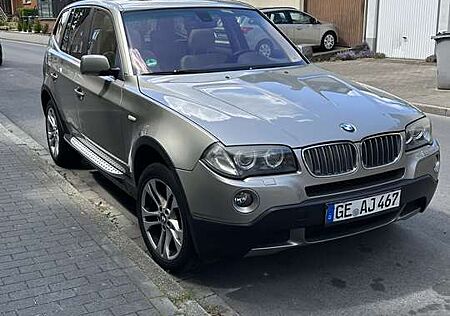 BMW X3 3.0d Allrad Automatik Panorama xenon Leder