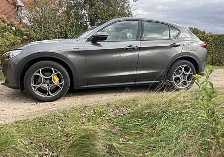 Alfa Romeo Stelvio Sprint Q4 8fach auf Alfafelge AHK