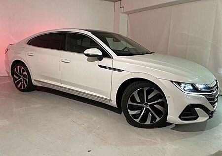 VW Arteon Volkswagen R-Line PANO,Kessy,IQ-Light,KAM
