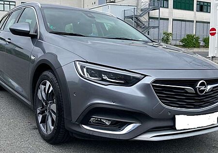 Opel Insignia Country Tourer 2.0 DI Turbo 4x4 Aut. Head