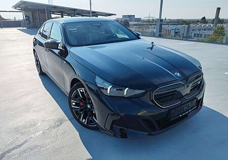 BMW i5 M60 xDrive MFahrwProf/360°/B&W/Carbon/NP123´
