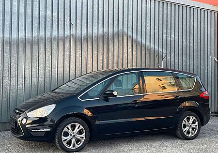 Ford S-Max Titanium°LEDER°NAVI°AHK°PANO°