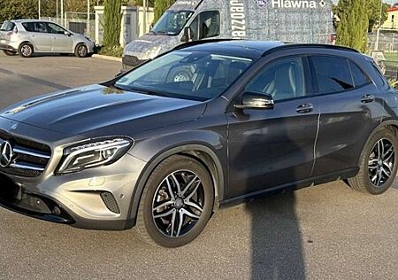 Mercedes-Benz GLA 220 CDI / d (156.903)