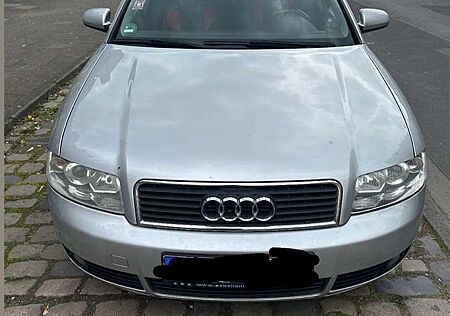 Audi A4 Avant 2.5 TDI quattro