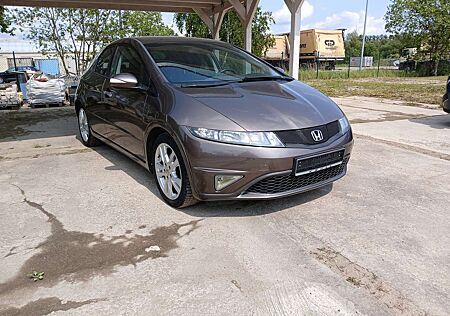 Honda Civic 1.8i-VTEC Sport