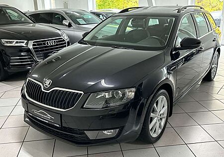 Skoda Octavia Combi Elegance Navi Leder Xenon Pano AHK