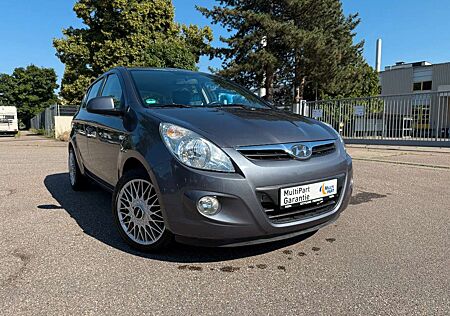 Hyundai i20 Style 1,6 Garantie Tüv Service Neu