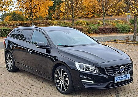 Volvo V60 Linje Business Xenon/Tempo./Navi/Voll-dig.Display/