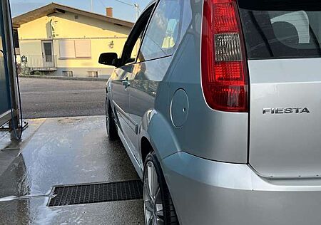 Ford Fiesta ST 150 || 2.0 || OZ Racing Felgen || Sportauspuff