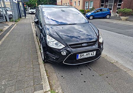Ford S-Max Titanium