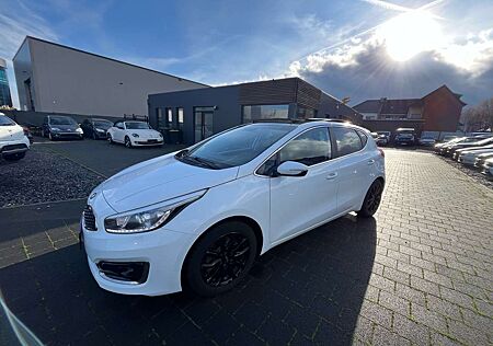 Kia Cee'd Ceed / Ceed Spirit | Panorama | Navi | Kamera