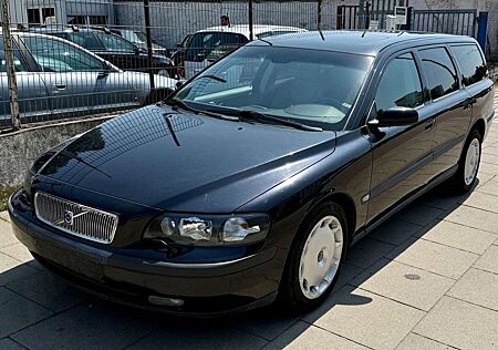 Volvo V70 2.4 D5 Premium / Automatik/TÜV NEU