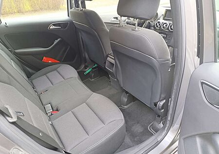 Mercedes-Benz B 180 Benzin