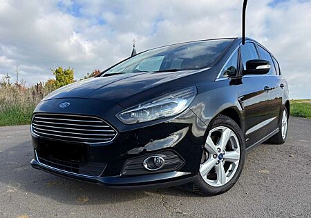 Ford S-Max Titanium Autom ACC AWD 7Sitzer AHK STHZ Volleder