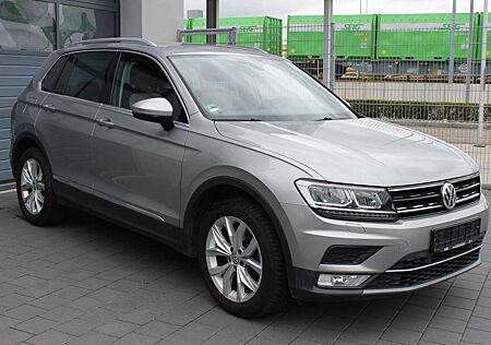 VW Tiguan Volkswagen 2.0 TDI SCR (BlueMotion Technology) DSG Sou