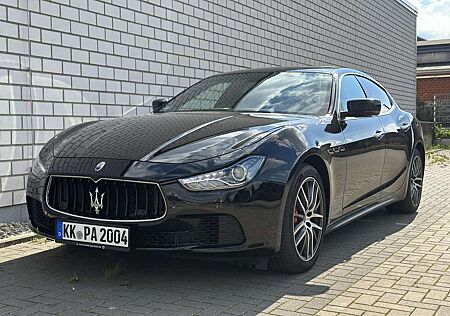 Maserati Ghibli 3.0 Diesel V6 275PS Schiebedach, TÜV NEU!