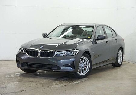 BMW 320 e Lim. LED+Schiebedach+Navi+HiFi+DAB