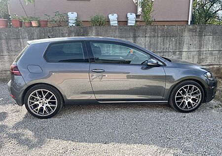 VW Golf Volkswagen 1.6 TDI DSG Sound