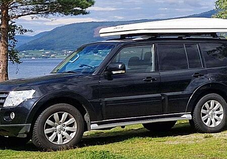 Mitsubishi Pajero Pajero Diesel  5-Türer 3.2 DI-D Automatik Instyle