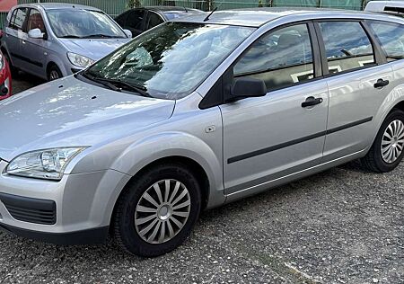 Ford Focus Ambiente/TÜV 02-2026/KLIMA/AHK