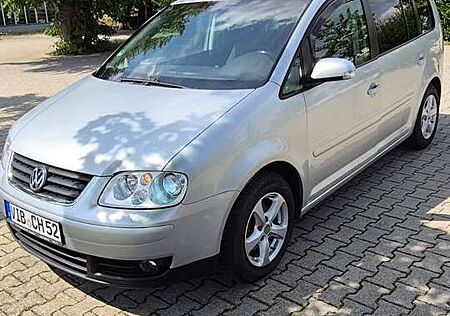 VW Touran Volkswagen Highline